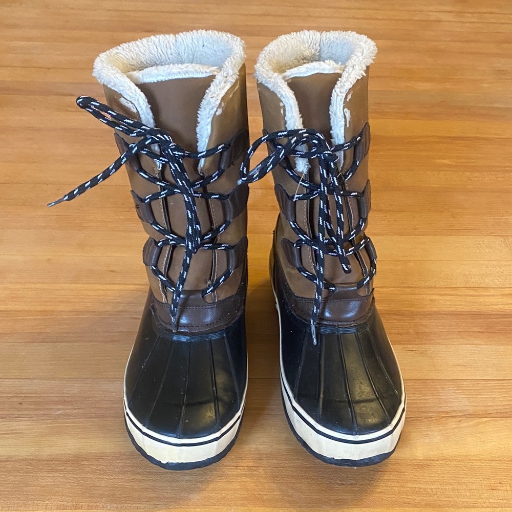 3M Thinsulate Tan and Black Winter Boots